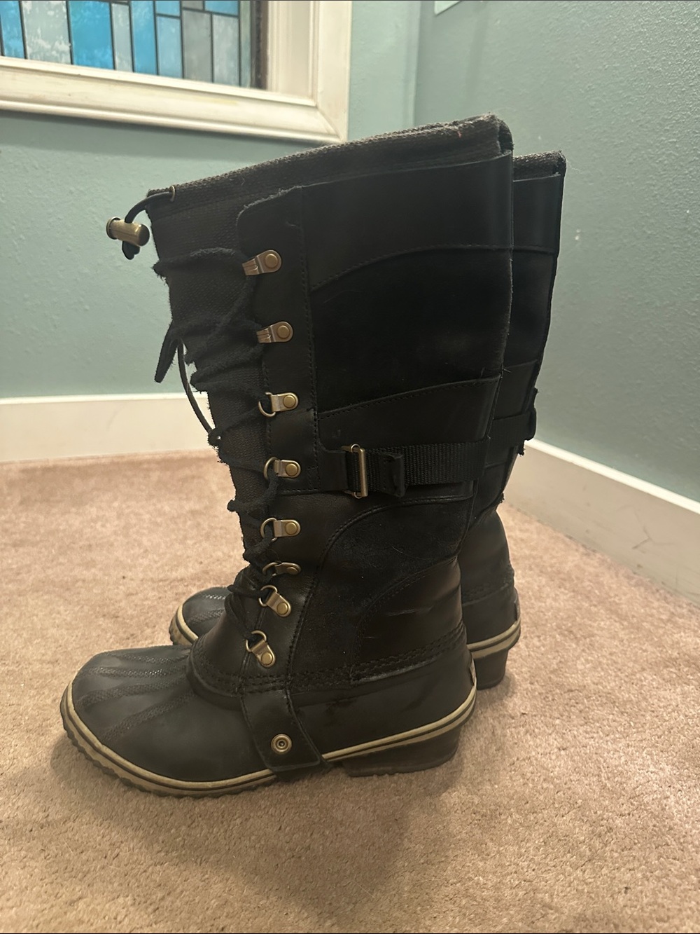 Sorel Carly Conquest Black Lace-Up Boots
